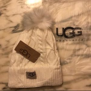 ❤️SALE!!Cable knit UGG beanie w/fleece lining❤️